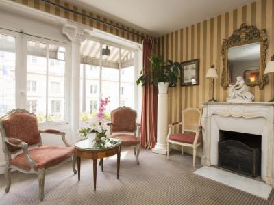 France Louvre 3* Paris